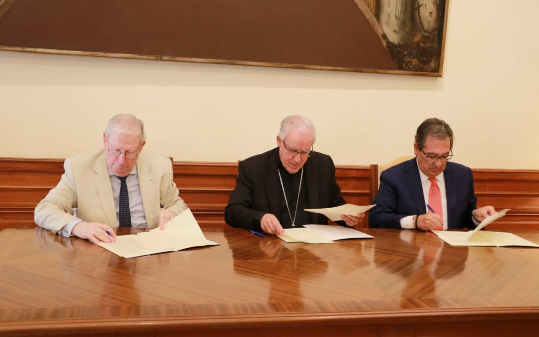 Firma de convenio entre la Archidiócesis, Consejo y la Fundación Cajasol para la celebración del II Congreso Internacional de Hermandades y Piedad Popular