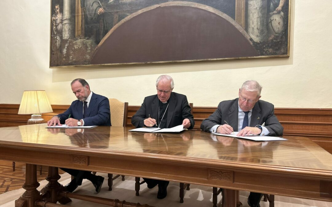 Firma de convenio entre la Archidiócesis, Consejo y Fundación Caja Rural del Sur para la celebración del II Congreso Internacional de Hermandades y Piedad Popular