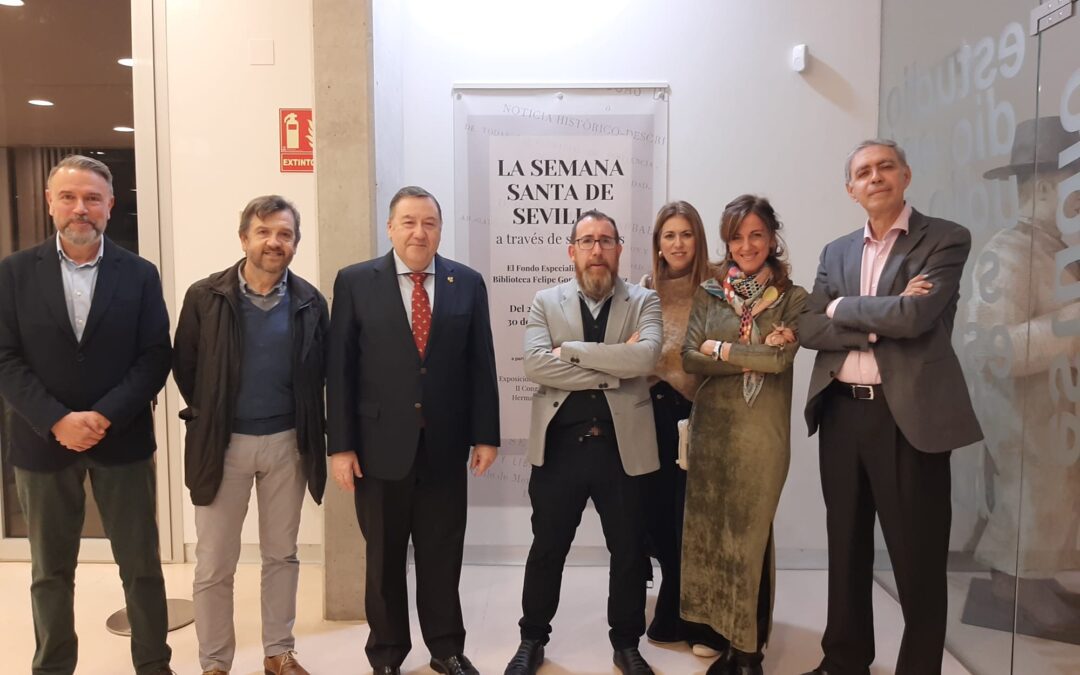 Inaugurada la Exposición “La Semana Santa a través de los libros”